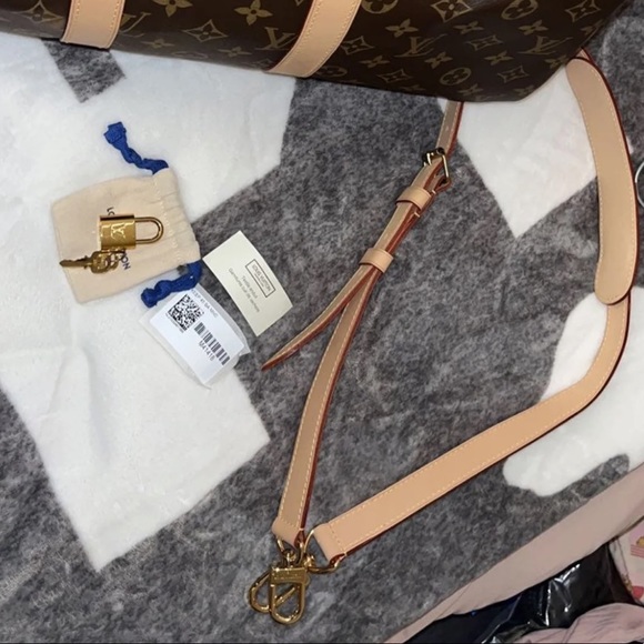 Louis Vuitton Keepall Bandoulière 45 - Picture 10 of 11